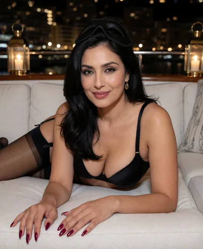 Darya, 40, in lingerie